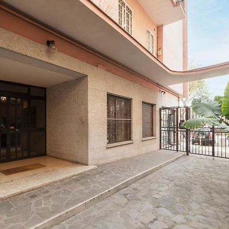 Monteverde Roomy Apartment Sun And Flowers Roma Esterno foto