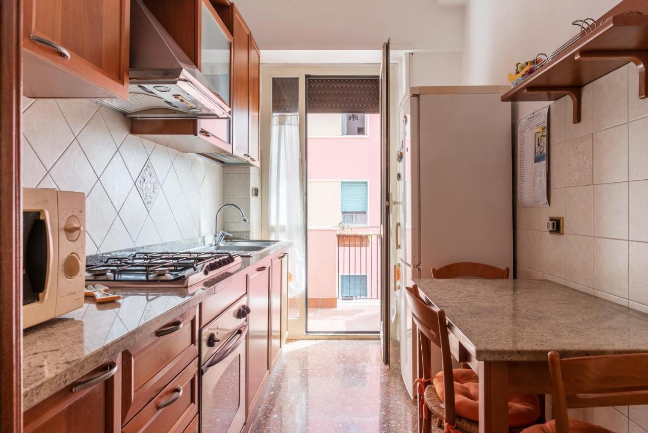 Monteverde Roomy Apartment Sun And Flowers Roma Esterno foto