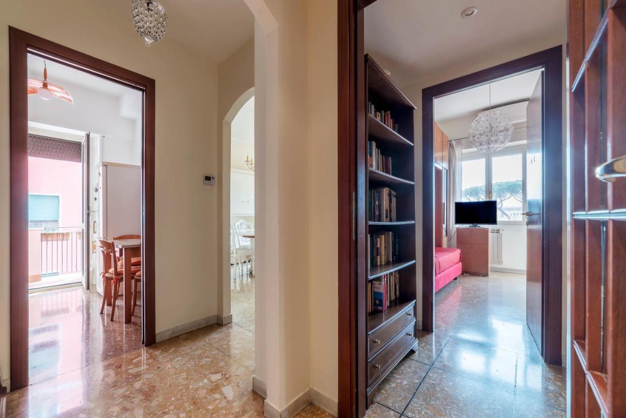 Monteverde Roomy Apartment Sun And Flowers Roma Esterno foto