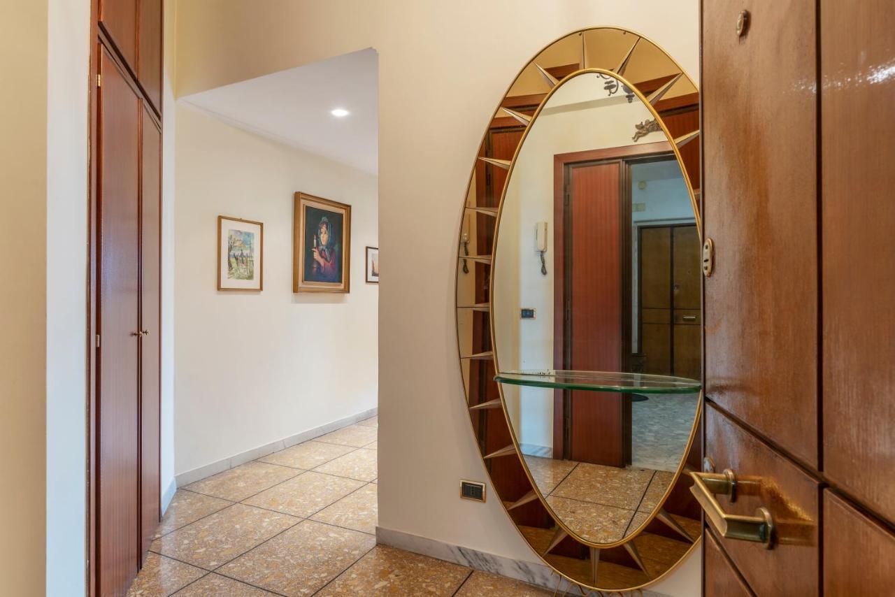 Monteverde Roomy Apartment Sun And Flowers Roma Esterno foto