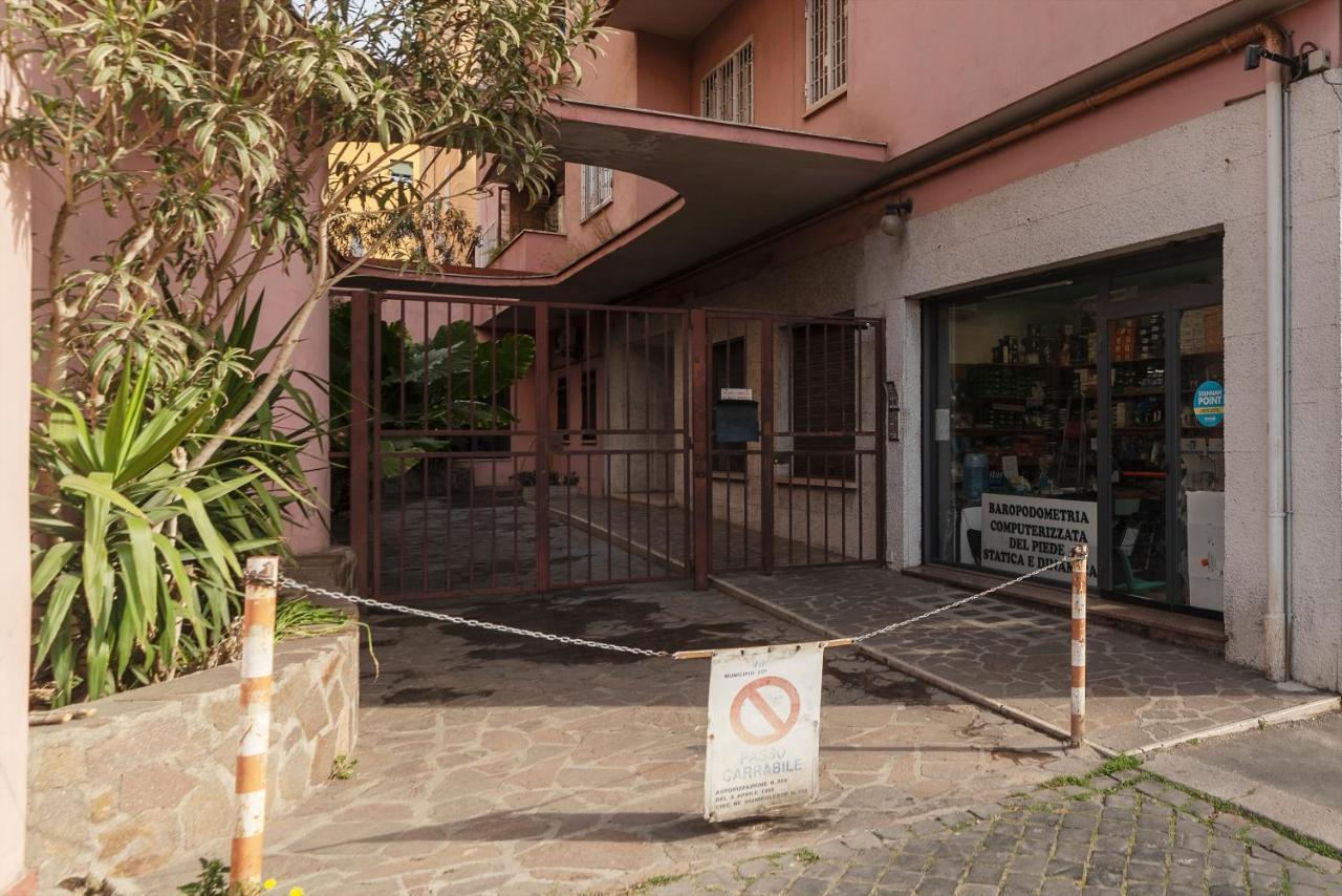 Monteverde Roomy Apartment Sun And Flowers Roma Esterno foto